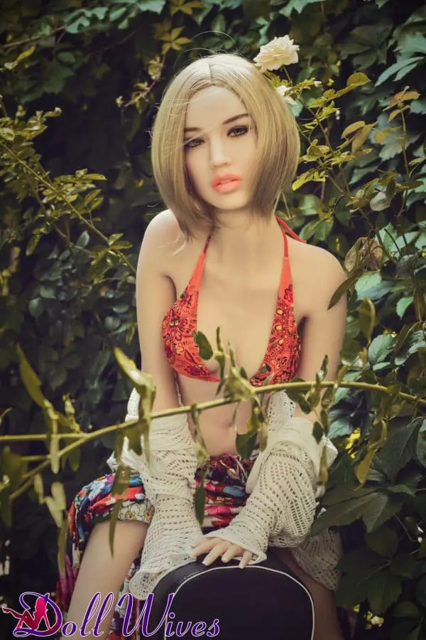 Arianna: Blonde Japanese Sex Doll